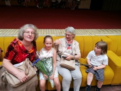 Geruta Paleckytė su dukra Rima ir jos anūkais, 2018-06-02